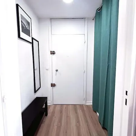 Apartment 15 Confortable 5 Minute Metro Balard